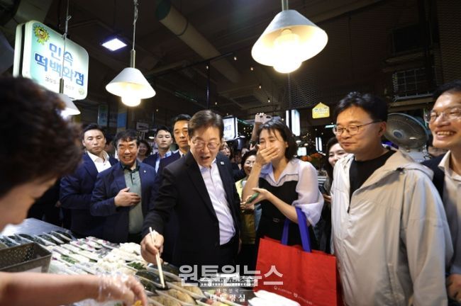 서울 은평구 연서시장 방문 (대통령실)