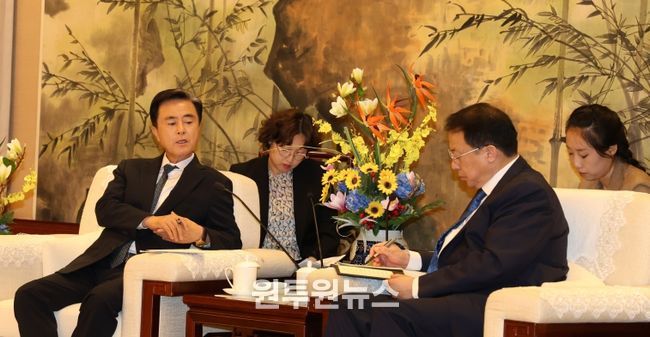 궁정 상하이시장 만나 ‘첨단 미래산업 협력’ 등 제안