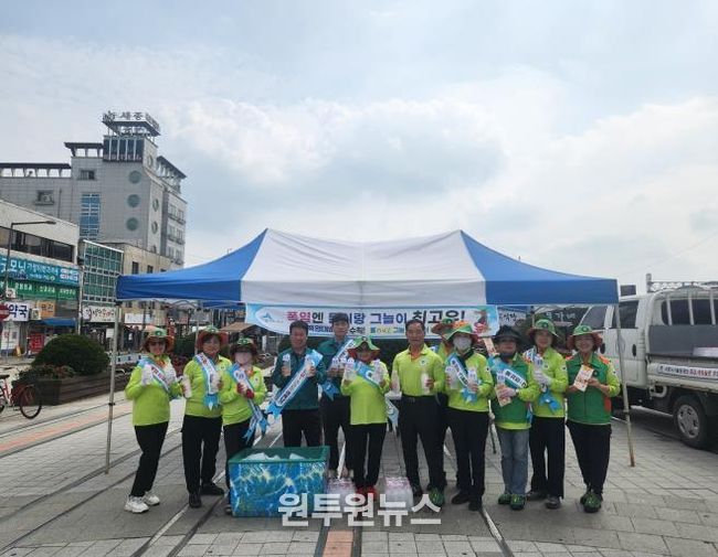 세종시-자율방재단, 조치원역서 얼음물 나눔·폭염 행동요령 홍보