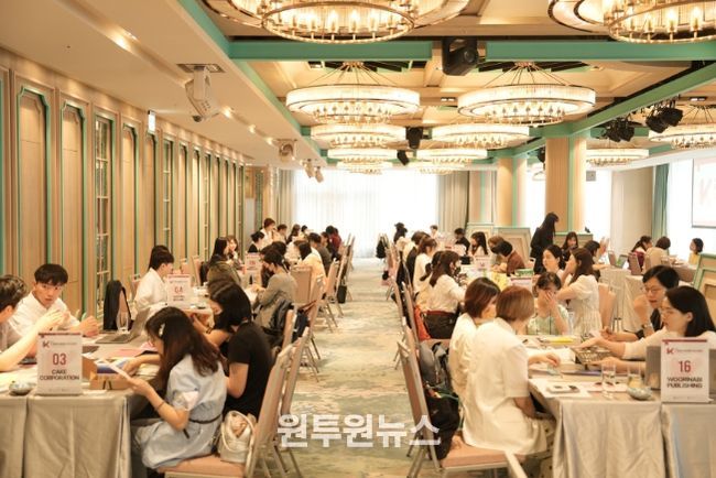 수출상담 사진(2025년 찾아가는 타이베이도서전)