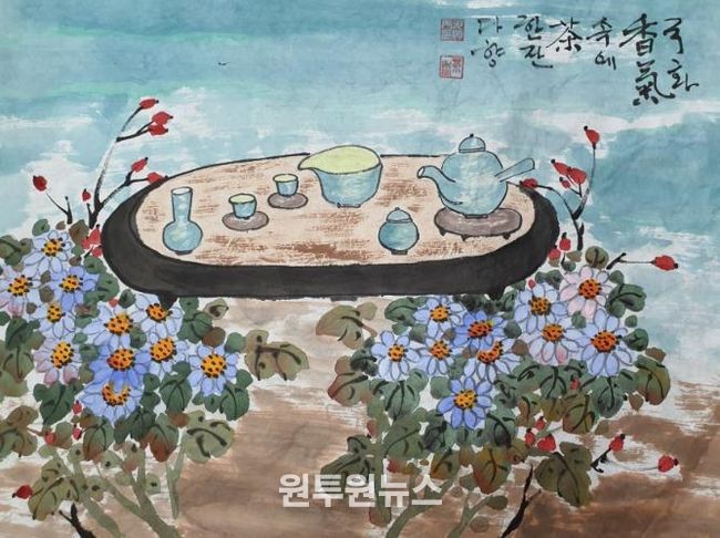 <차향으로 꽃피우다> 전시 포스터와 이번 전시 대표작 “차 한잔”, “차향에 스미다” 이미지