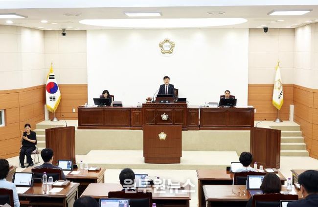 제279회 유성구의회 임시회 개회,김동수 의장 “의회·집행부 협력으로 유성의 미래 열겠다”