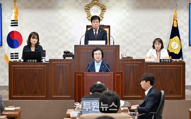 해운대구의회 원영숙 의원이 제289회 임시회 3차 본회의에서 5분 발언을 하고 있다.