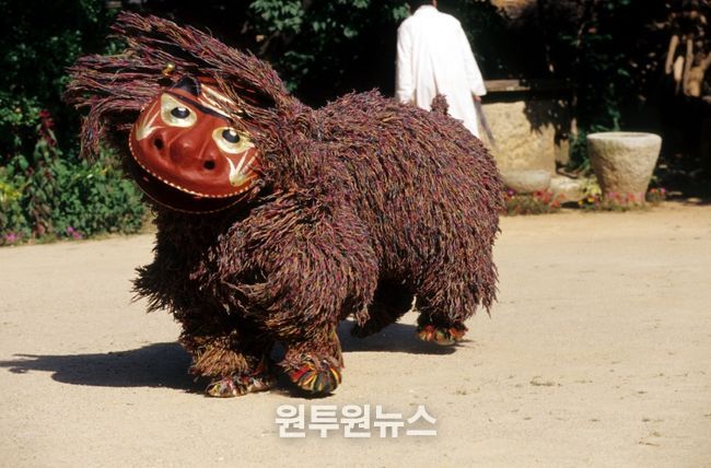 국악엑스포, 전국 대표 무형유산 공연 진행(0920 13시 북청사자놀음)