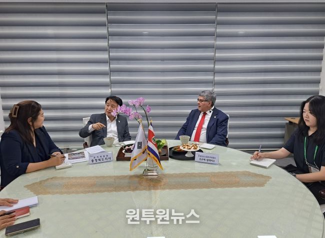 코스타리카 대사가 개막식에 참석