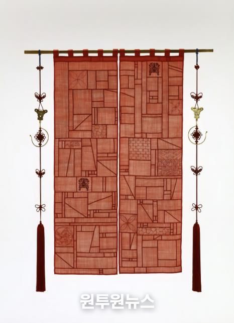 제14회 전국 규방공예 공모전에서 대상을 받은 김효정씨의 작품 ‘태양을 삼킨 조각’