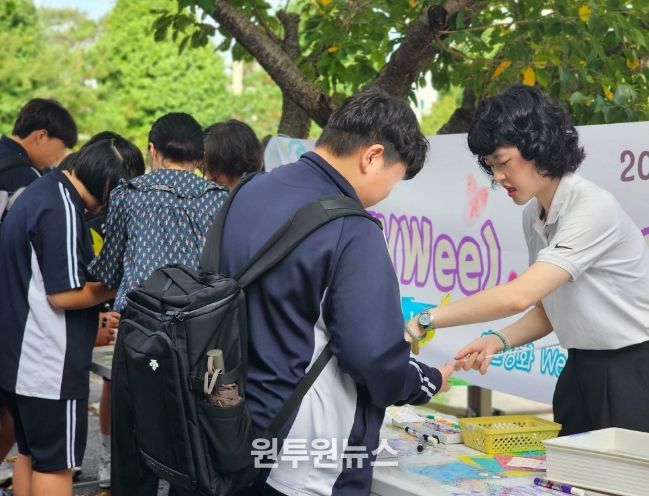 생명존중 및 자살예방’ 등굣길 캠페인