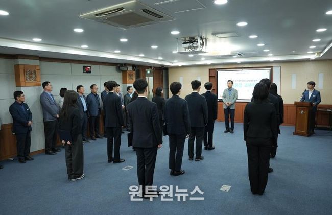 나주시가 신규 공무원 11명을 대상으로 임용장 교부식을 진행했다