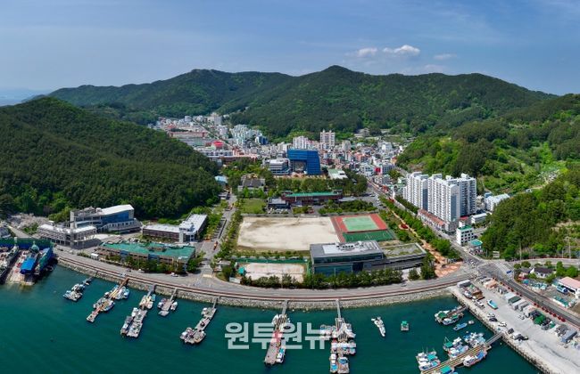 : 경상국립대학교(GNU) 해양과학대학과 한국해양수산개발원(KMI)은 9월 29일 오후 3시 해양과학대학 해양수산미래교육원에서 ‘GNU-KMI 블루오션커넥트센터’ 개소식을 개최한다.