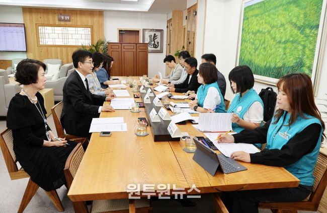 윤건영 교육감, 교육부의 2026 교원 정원 증원 환영 사진 2(26일 교원단체와 간담회)