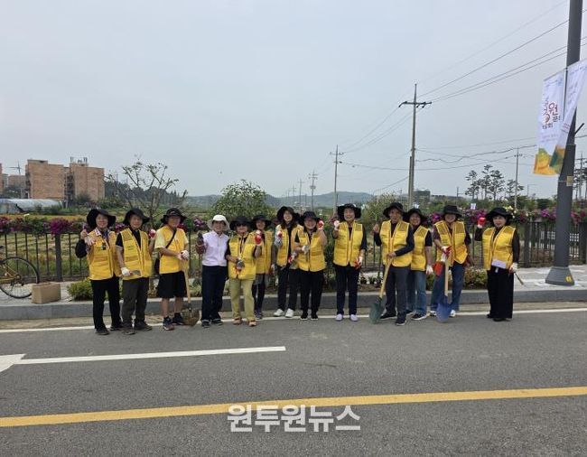 평택시 오성면 주민자치회, 정원박람회 대비 마을 정원 가꾸기 봉사