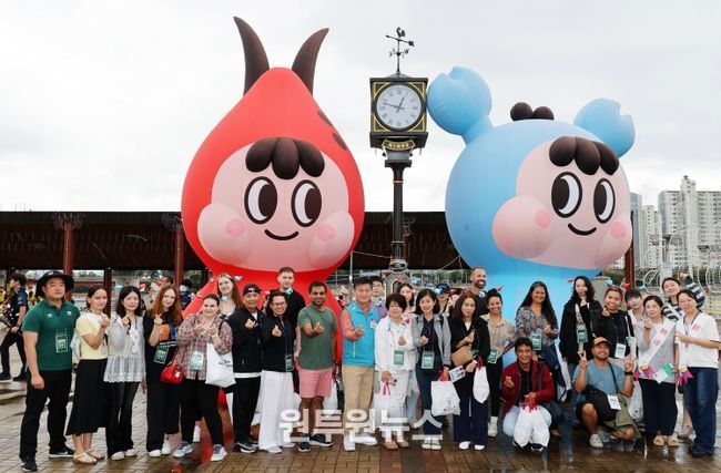 소래포구축제에서 외국인 환승객 K-컬쳐 체험