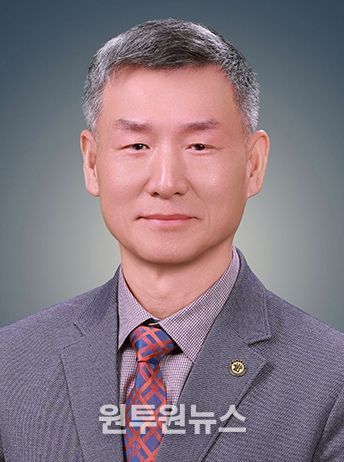 학술부문 최시선 옥산중학교 교장