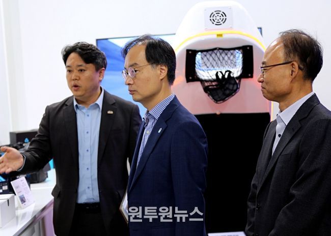 이복원 경제부지사, 충북과학기술혁신원 방문... 과학기술 혁신 현장 점검