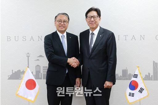 나가사키와 항공 노선, 의료, 관광 등 다양한 분야에서의 실질적 협력 강화