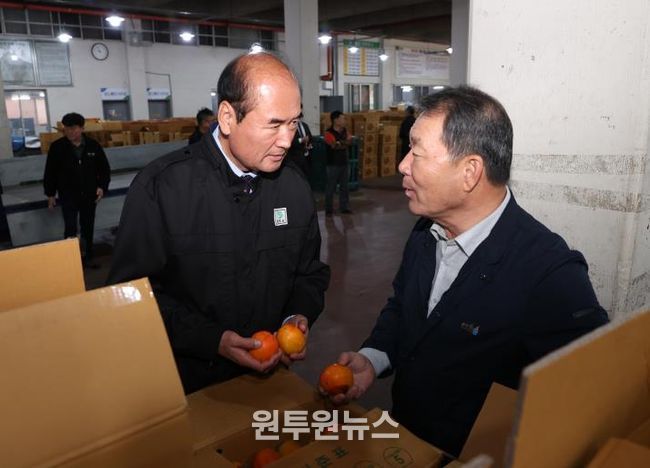 강영석 상주시장 생감 공판장 격려 방문