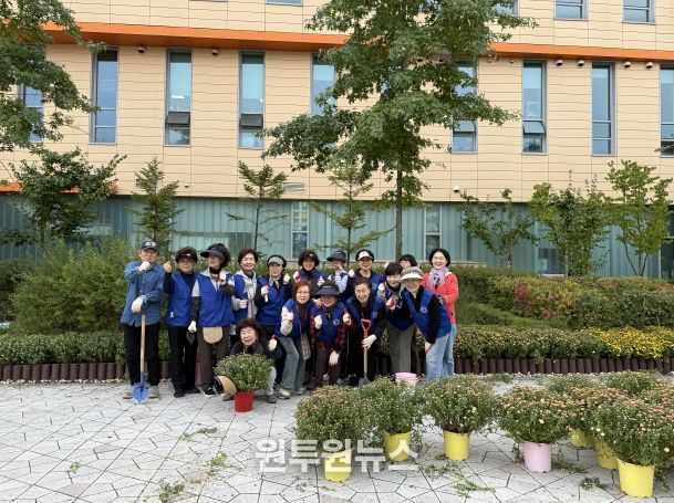 새롬동, 가을 정취 풍기는 마을정원 초화 식재