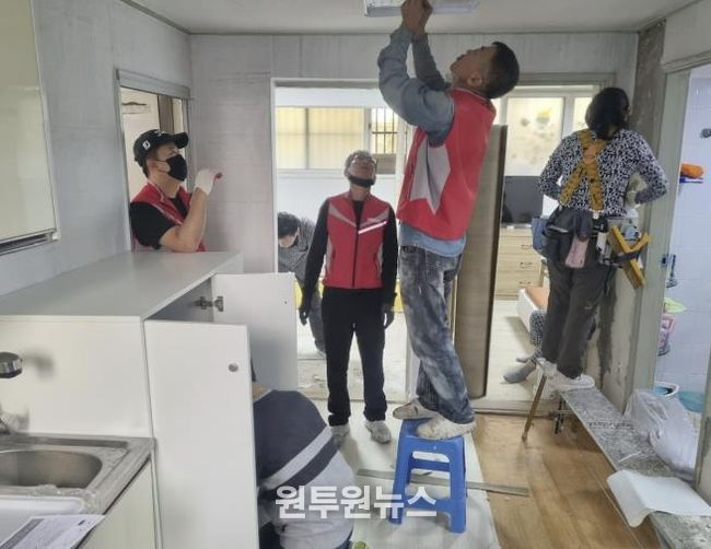 넝쿨봉사단, 시흥시 매화동 독거 어르신 주거환경 개선 봉사