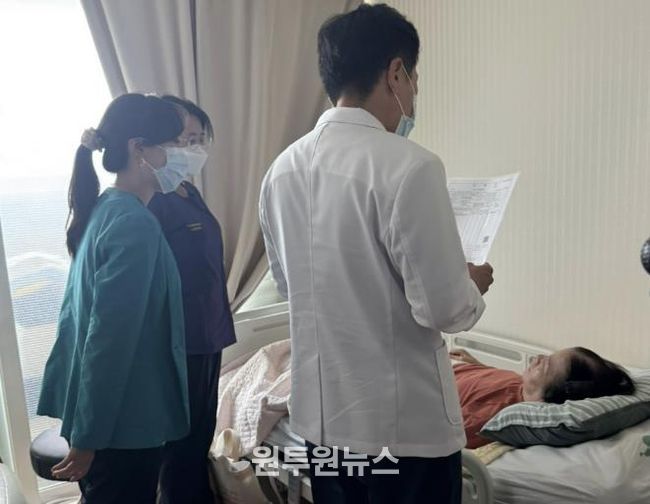 찾아가는 경기도 화성시 돌봄의료센터 관계자들이 찾아가는 자살예방 서비스를 제공하고 있다