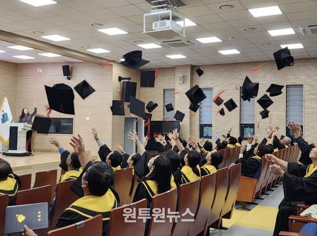 산청군, 산엔청농업인대학 명품딸기 과정 마무리