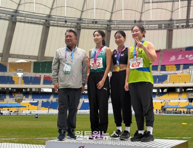 육상팀 조은주 선수 100m 허들 1위로 금빛 질주
