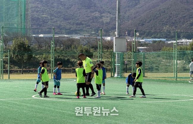 25일 밀양삼문풋살장에서 열린 제25회 어린이체능교실 및 제31회 클럽대항 청소년 풋살대회