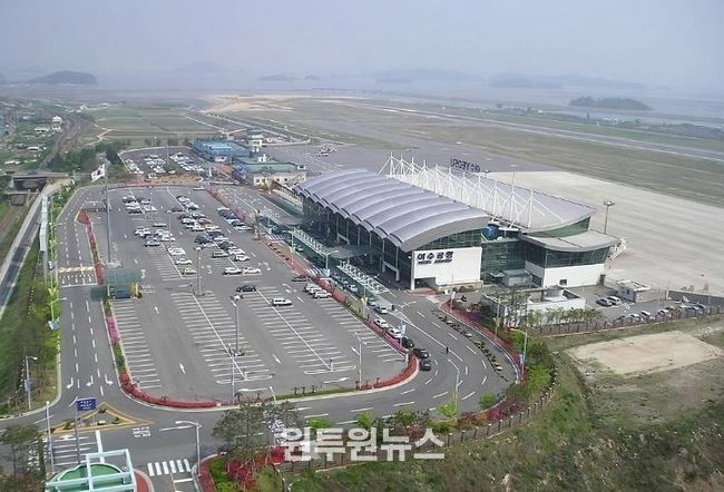 여수공항 전경 사진