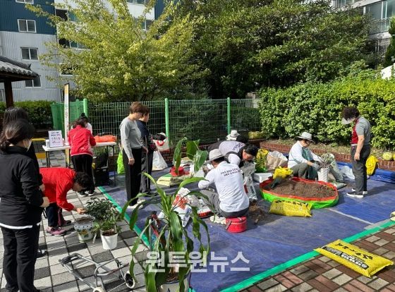 부산 남구, '2025년 반려식물 분갈이 지원사업' 성황리 종료