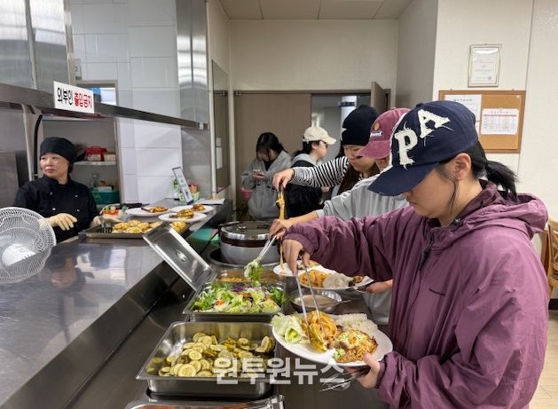 진안장학숙, 전문 셰프와 함께하는 ‘특별 석식’ 제공