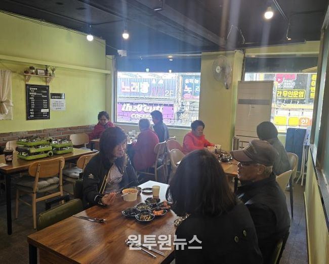 양평군 양평읍 '콧수염 김치찌개', 홀몸어르신께 매달 사랑의 한 그릇 선물