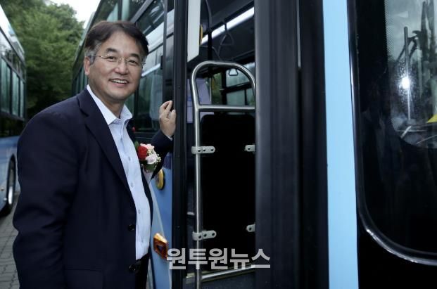 N002 누리버스 개통식에 참석한 이동환 고양특례시장