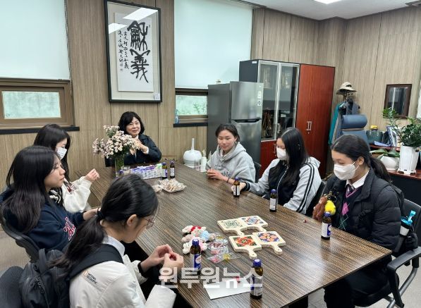 사천시 청소년참여위원회, 청소년어울림마당 수익금 35만 원 ‘이웃사랑 기금’으로 기탁