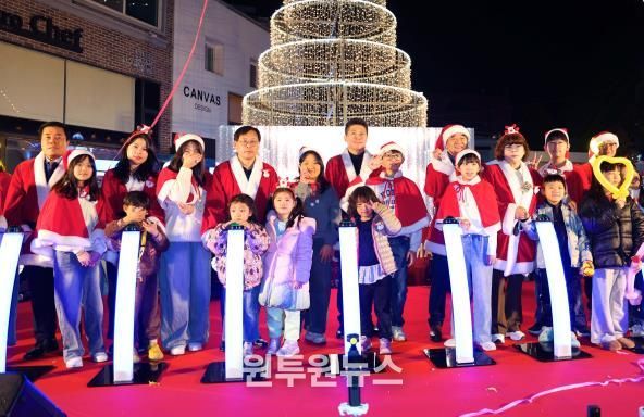 인천광역시 중구의회, 2025 크리스마스트리 축제 점등행사 참석