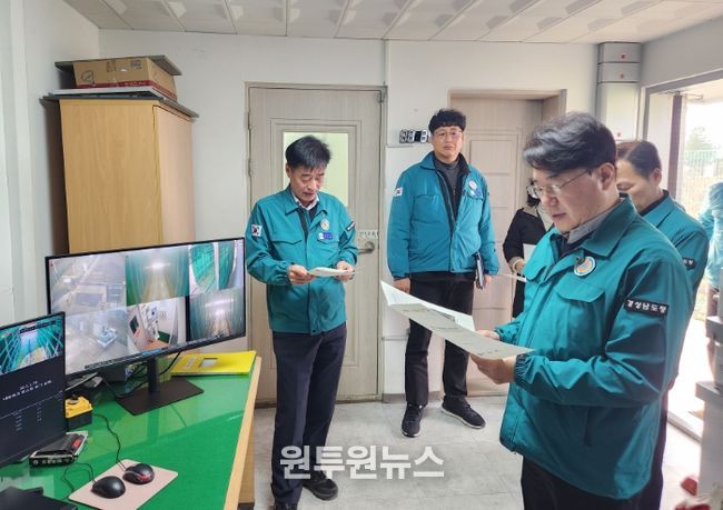 이정곤 농정국장 거창 거점소독시설 점검