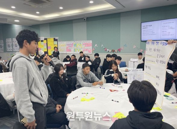 울산지역 초중고 학교 운동부 학생이 29일 본청 외솔회의실에서 인권선언 다짐문을 읽고있다