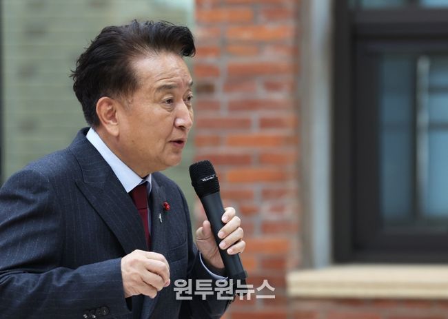 대회의실서 올해 마지막 직원조회