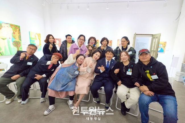 김혜경 여사, 발달장애인 작가 전시회 방문 및 차담회(대통령실)