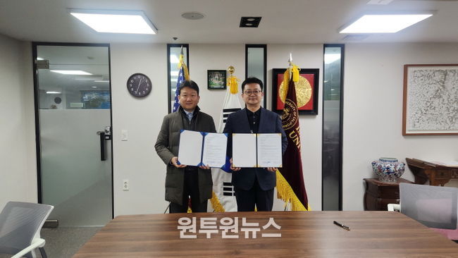 (왼쪽) 팍스글로벌 대표 다니엘 서 (오른쪽) 서정호대표