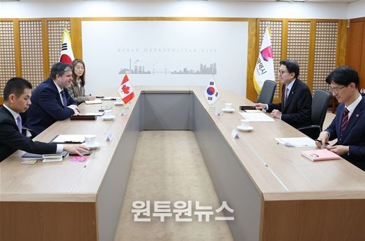 박형준 시장, 필립 라포튠 주한캐나다대사 접견