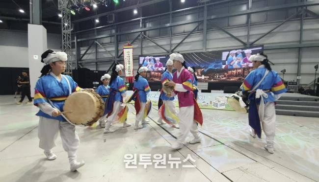 안성교육지원청 안성맞춤 바우덕이풍물 공유학교, 온동네 교육기부 박람회 초청 공연 펼쳐