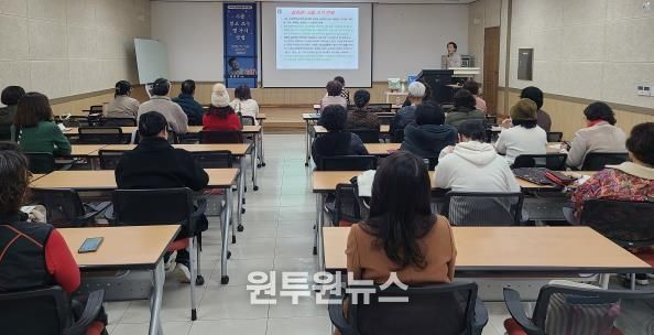 점촌도서관, 2025년 하반기 글사랑문학회 작가 특강