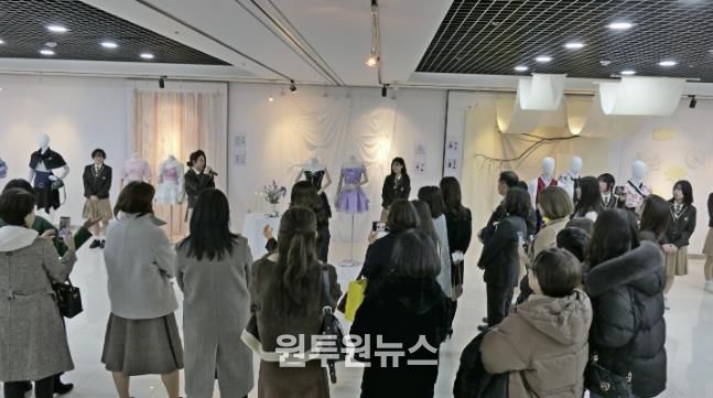 수원시 팔달구 매향여자정보고등학교 패션산업디자인과, 제1회 작품 전시회 열어