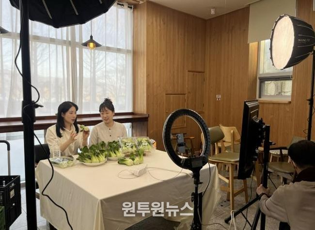 용인특례시는 최근 용인시농업기술센터에서 청년농업인을 대상으로 ‘2025년 라이브커머스 교육’을 했다