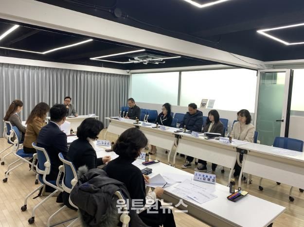 수원시가 2025년 하반기 아동급식위원회 심의를 하고 있다.