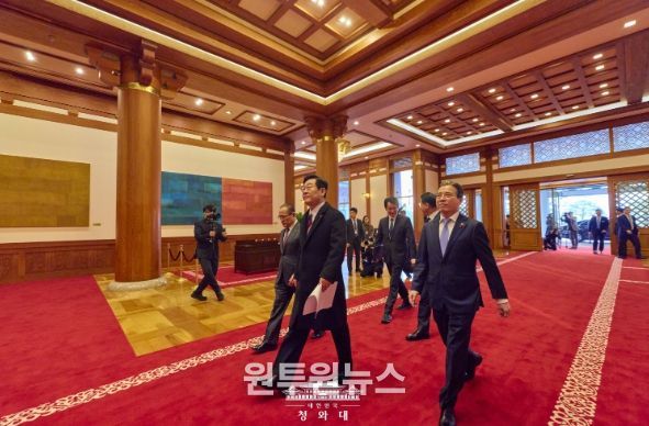 대한민국 대통령, 1330일 만의 청와대 출근(청와대)