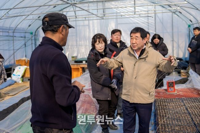 입춘 한파 속 영농 준비 현장