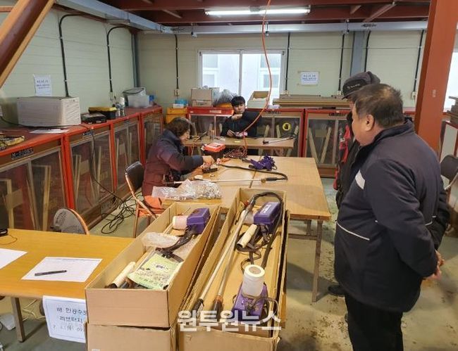 세종시, 인공수분기 점검으로 고품질 배 생산해요