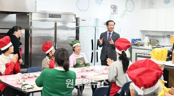 생활개선회 거창군연합회, 사과테마파크서 사과활용 음식 만들기 체험 실시