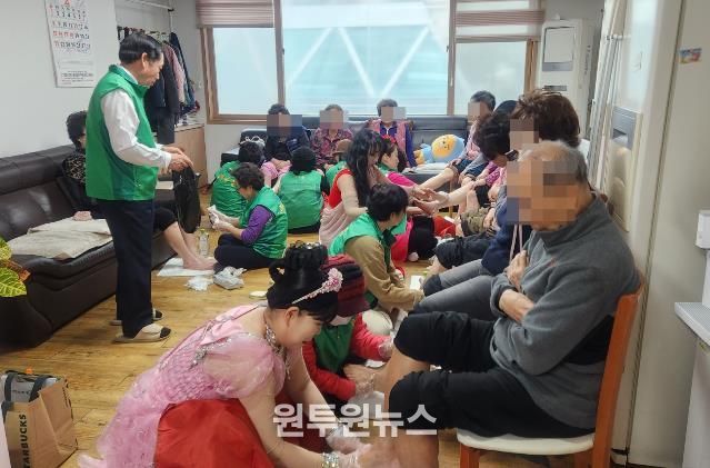 수원시 장안구 송죽동 새마을부녀회, 발마사지 봉사와 음악 공연 선사