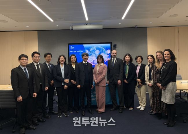 질병관리청-UKHSA(가운데 임승관 질병관리청장과 수잔 홉킨스 UKHSA 청장)